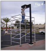 Figure 4 - (fig 4) Pieds ajustables et roulettes � verrouillage